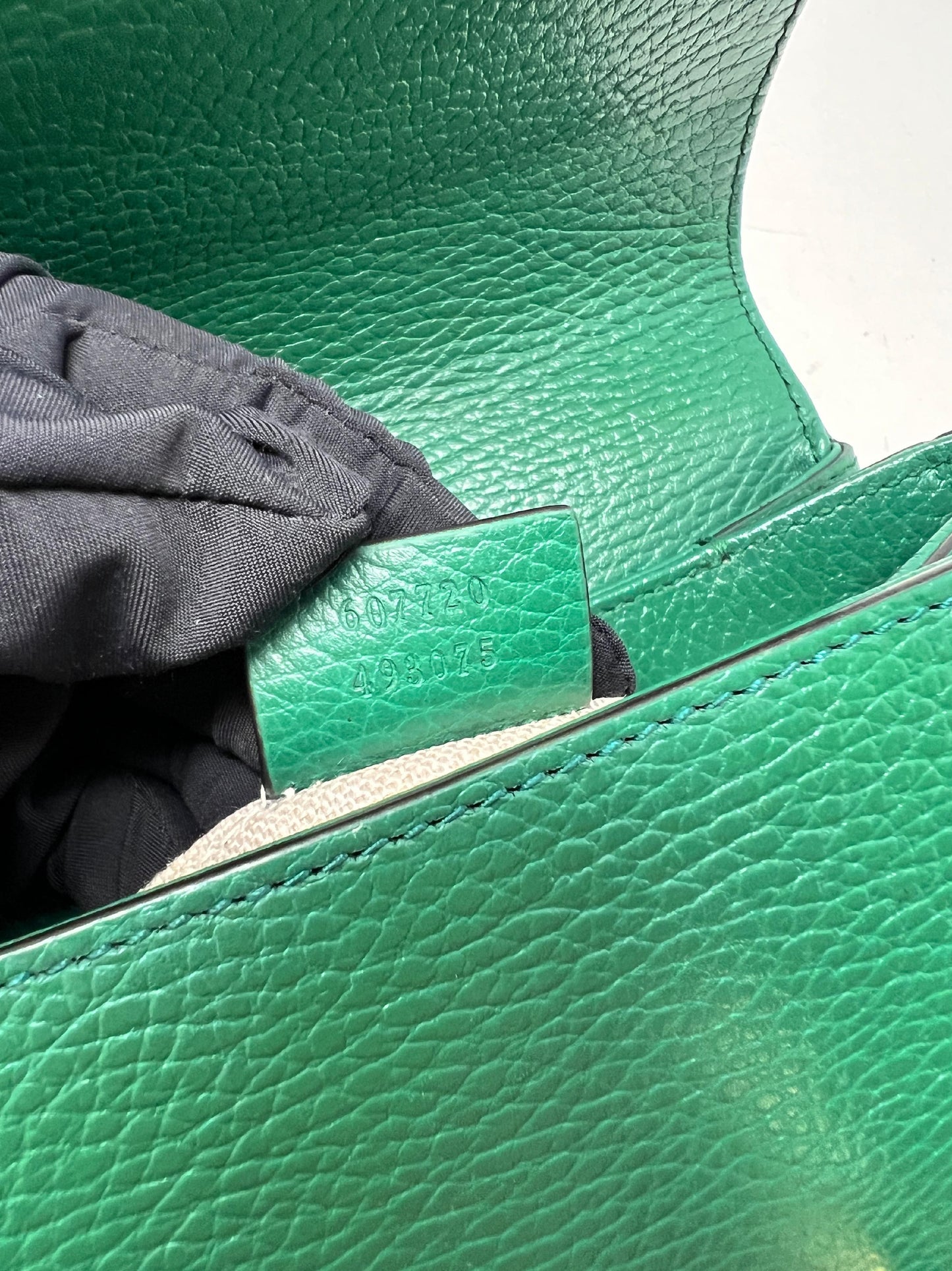 Gucci Interlocking Chain SHoulder