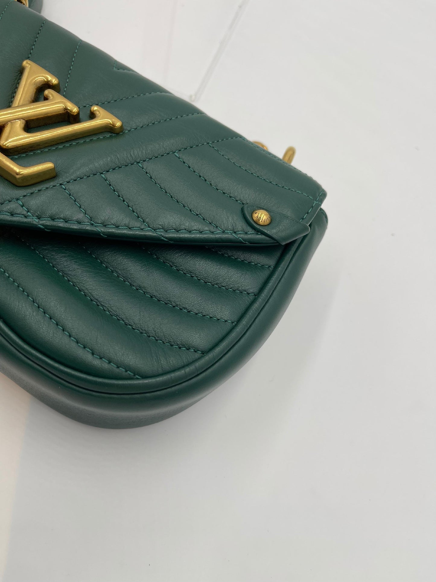 Louis Vuitton New Wave Chain Shoulder