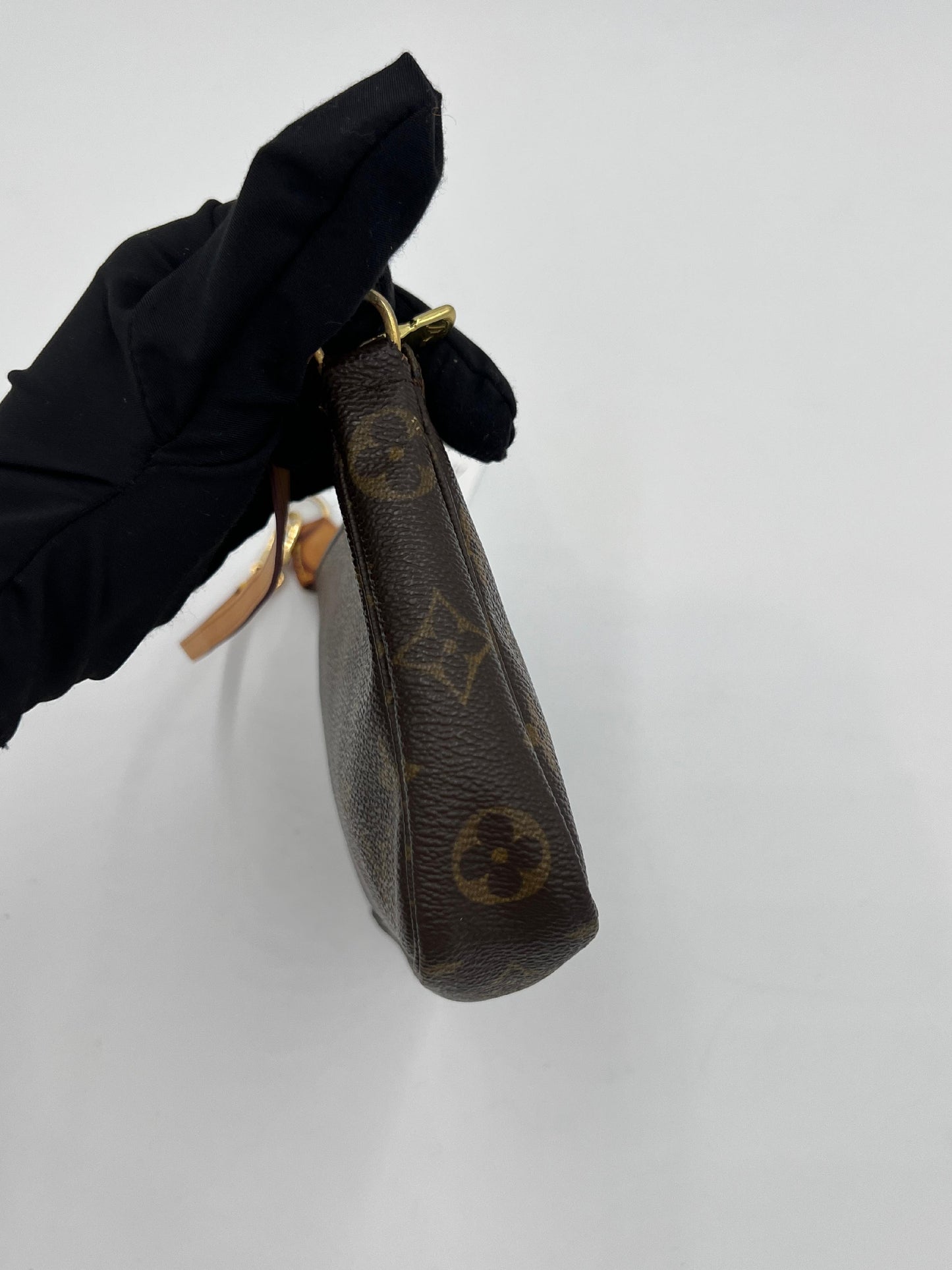 Louis Vuitton Pochette Accessoire