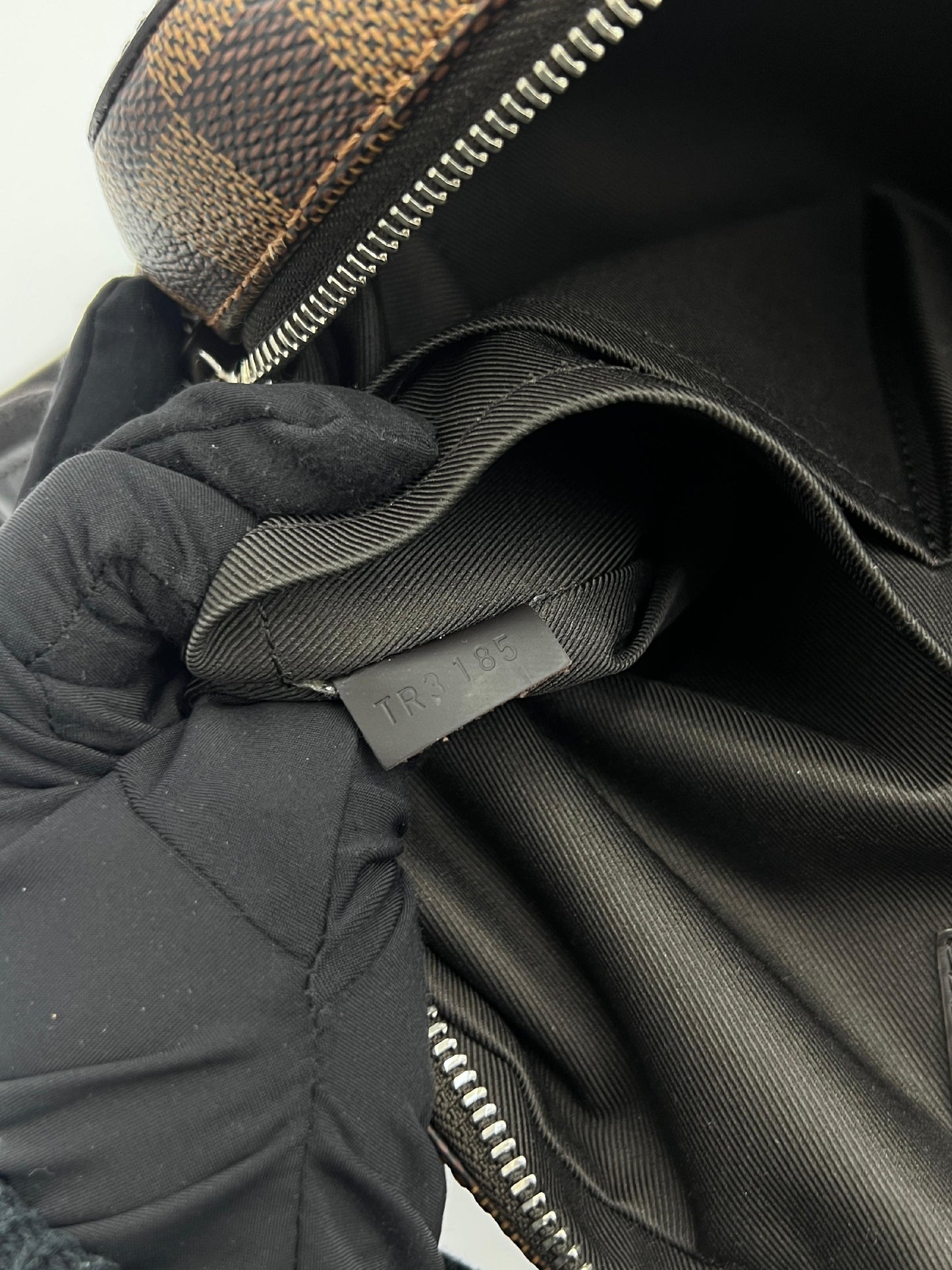 Louis Vuitton Jake Messenger Damier