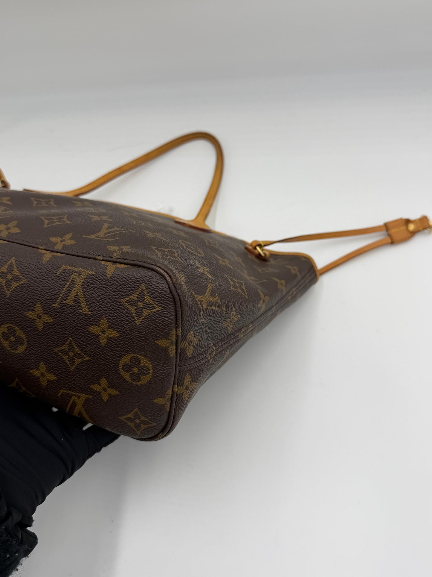 Louis Vuitton Neverfull w/ Pouch