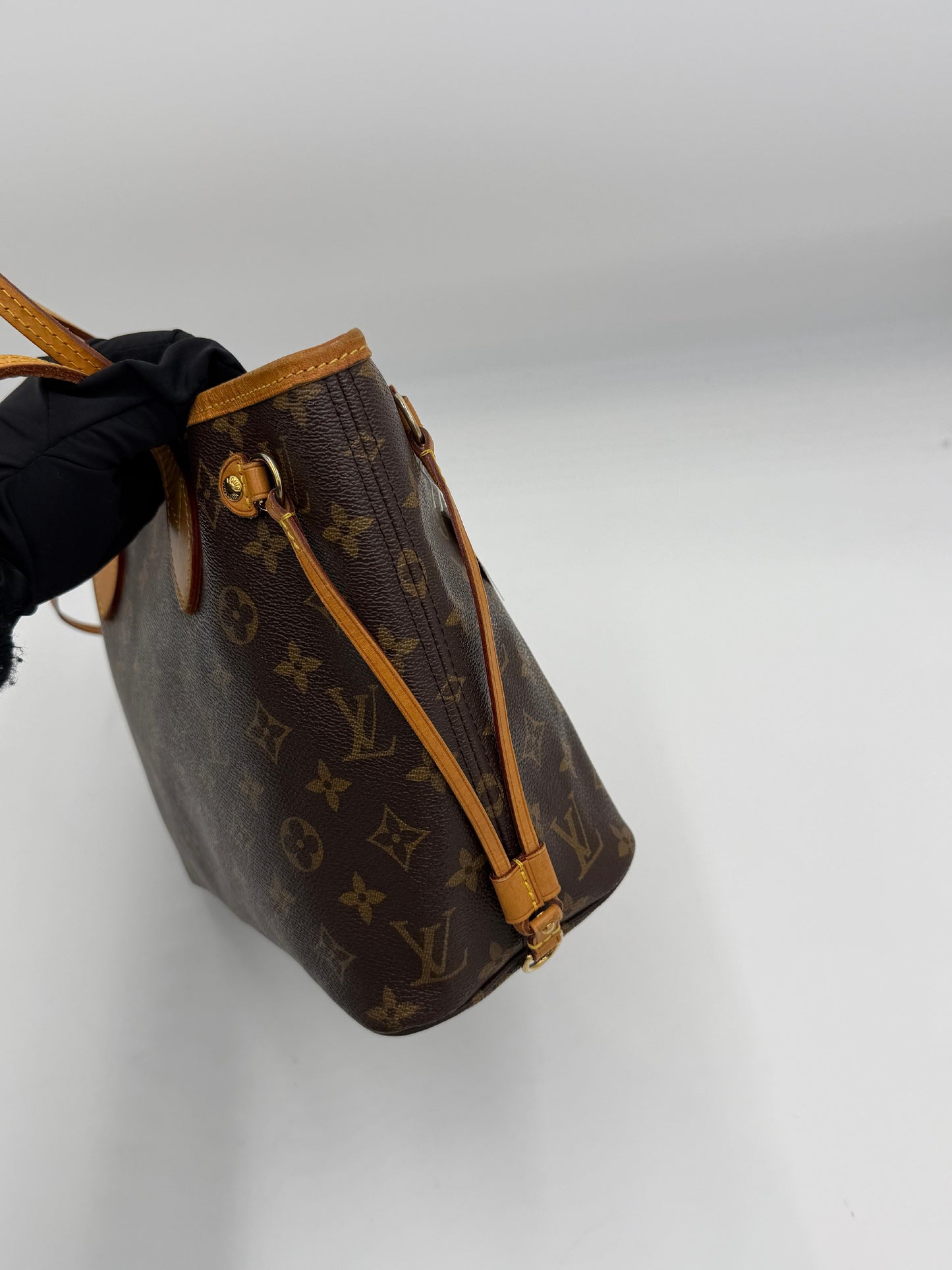 Louis Vuitton Neverfull w/ Pouch