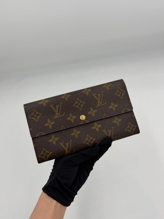 Louis Vuitton Monogram Sarah Wallet
