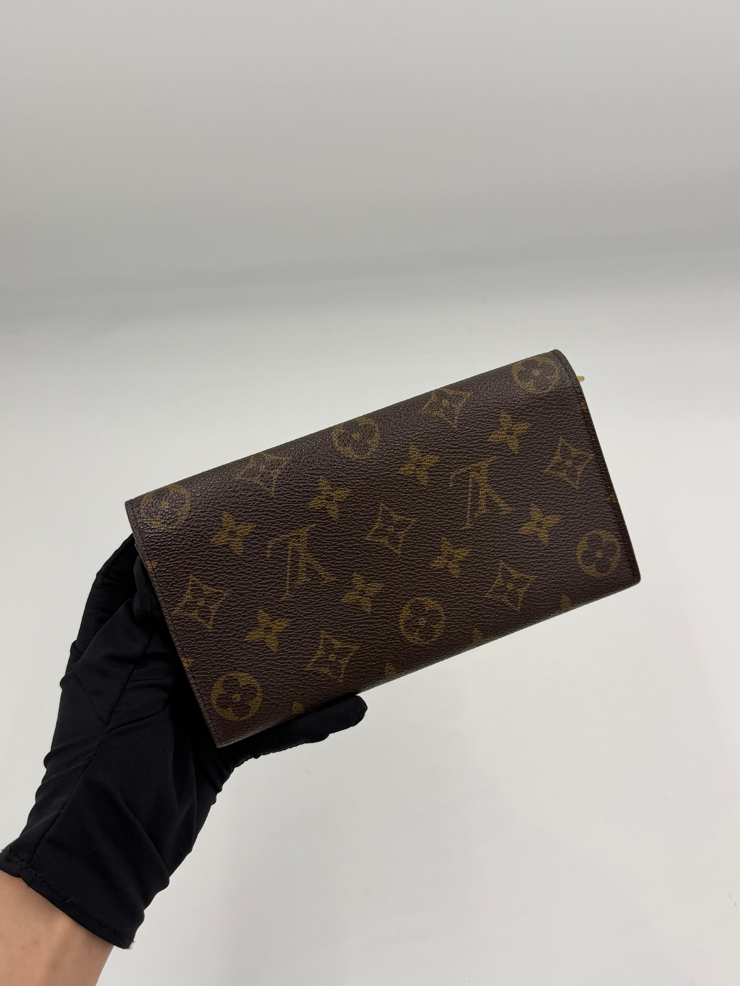 Louis Vuitton Monogram Sarah Wallet