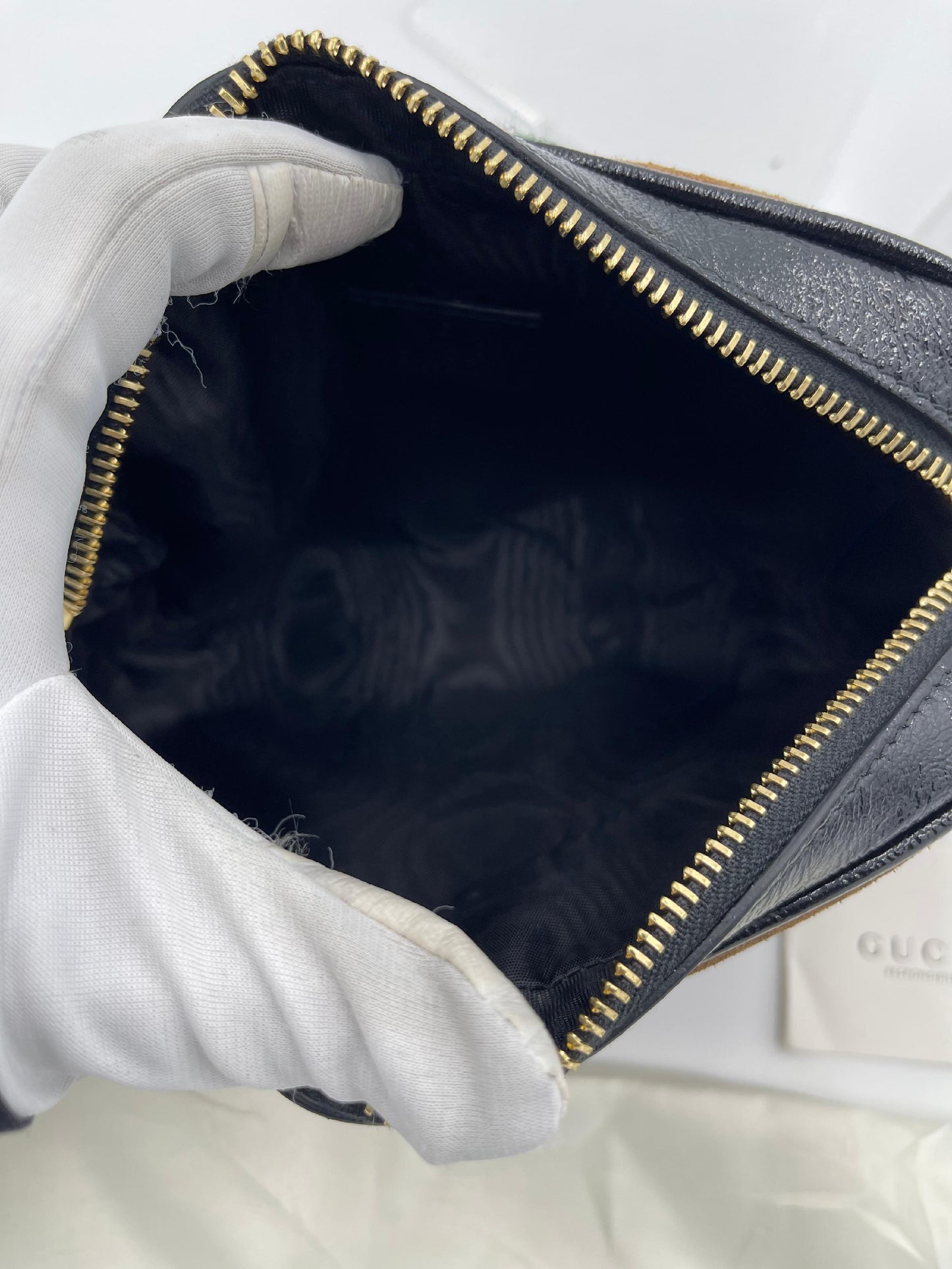 Gucci Opihida Suede Camera