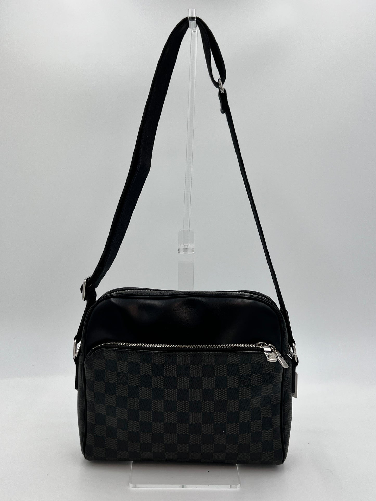 Louis Vuitton Dayton Damier Graphite