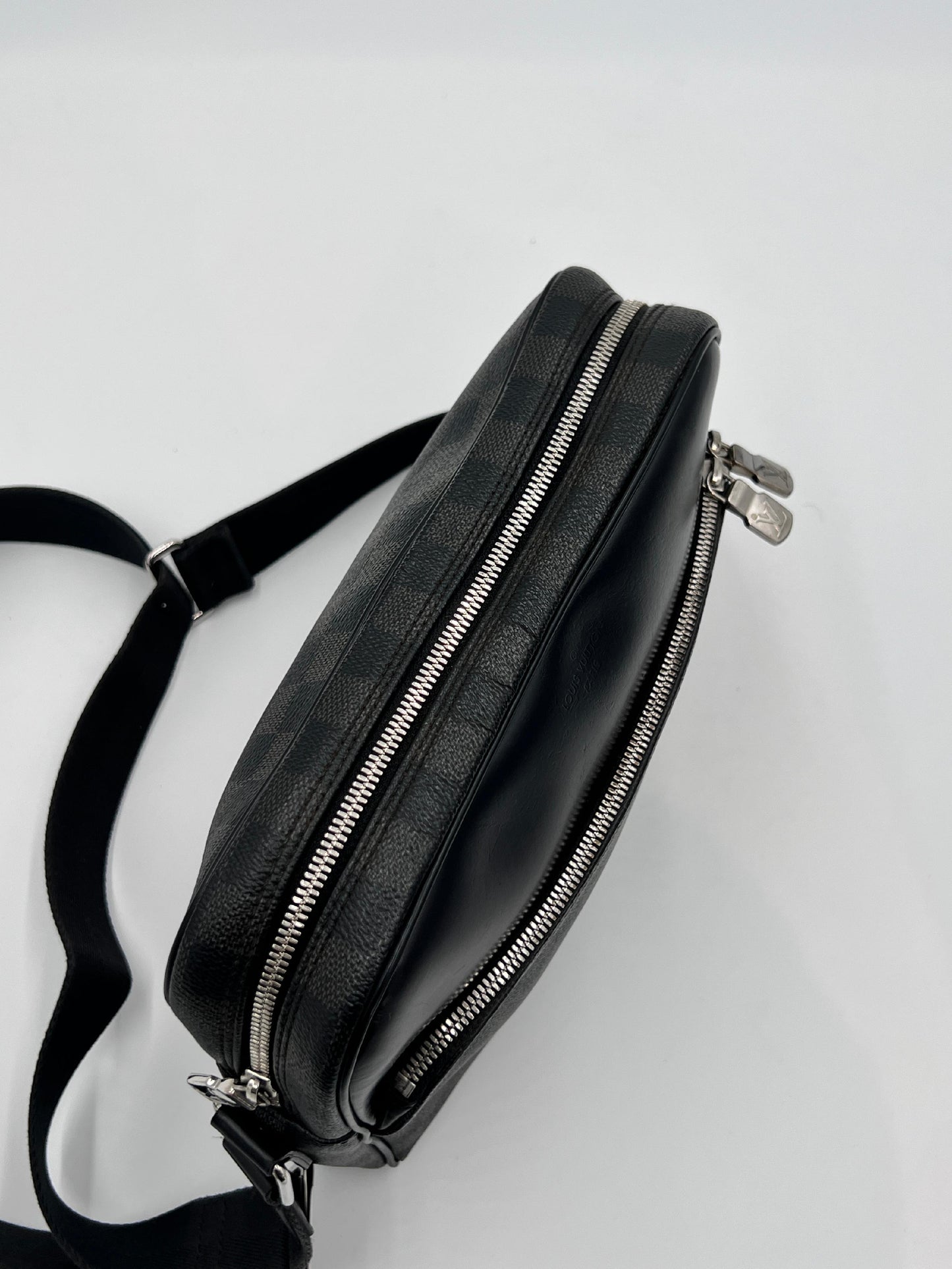 Louis Vuitton Dayton Damier Graphite