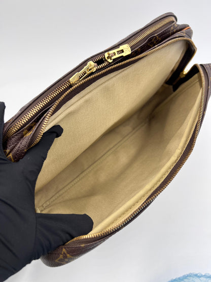 Louis Vuitton Reporter