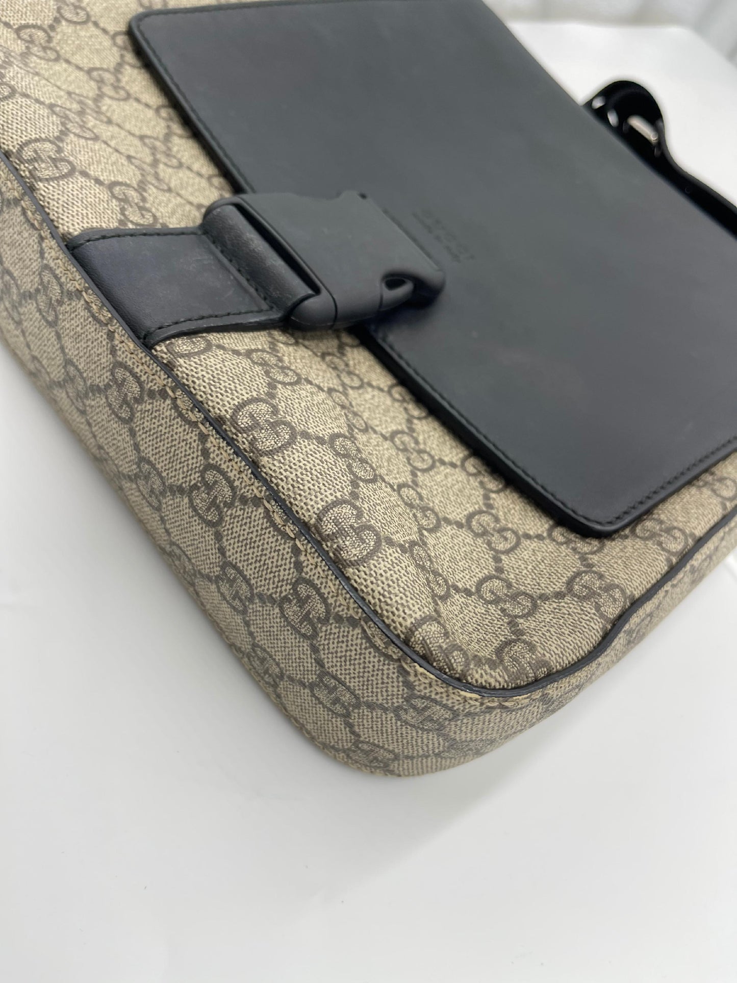 Gucci Supreme Crossbody