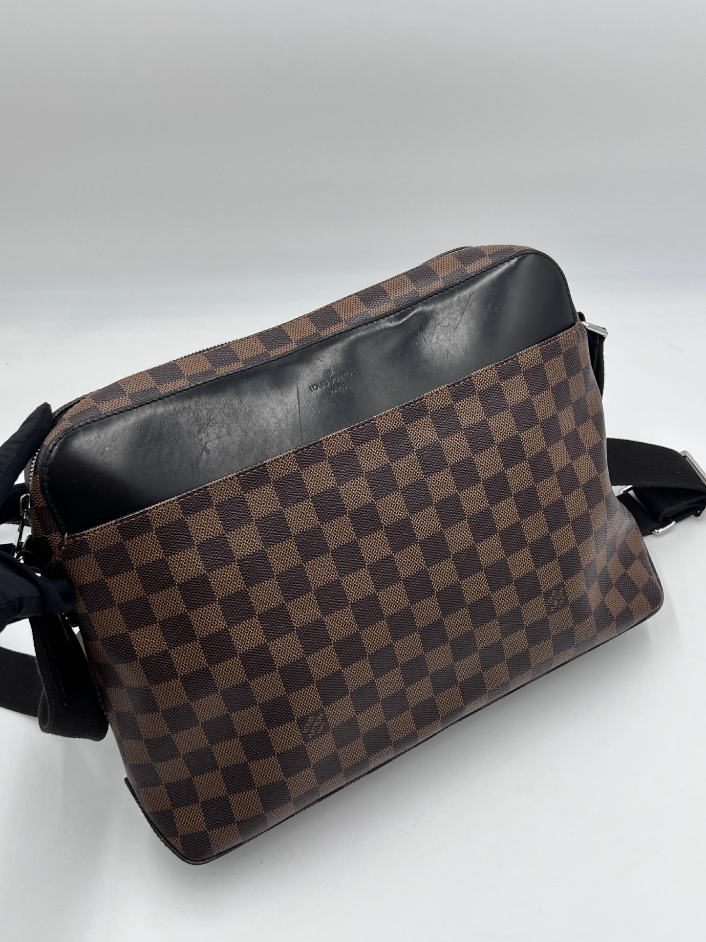 Louis Vuitton Jake Messenger Damier