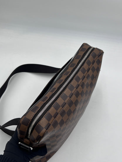 Louis Vuitton Jake Messenger Damier