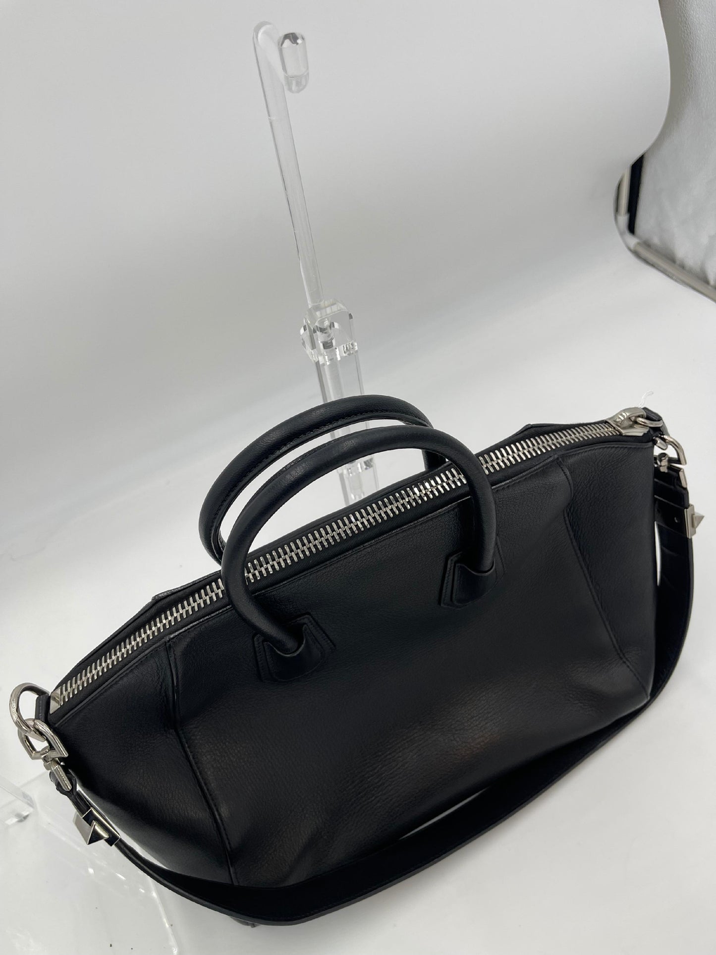 Givenchy Antigona Grained Leather