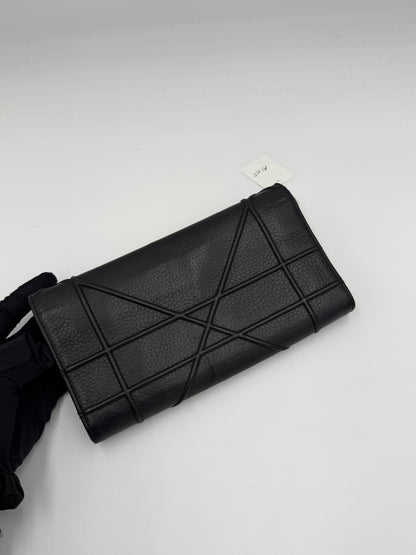 Dior Diorama Wallet on Chain