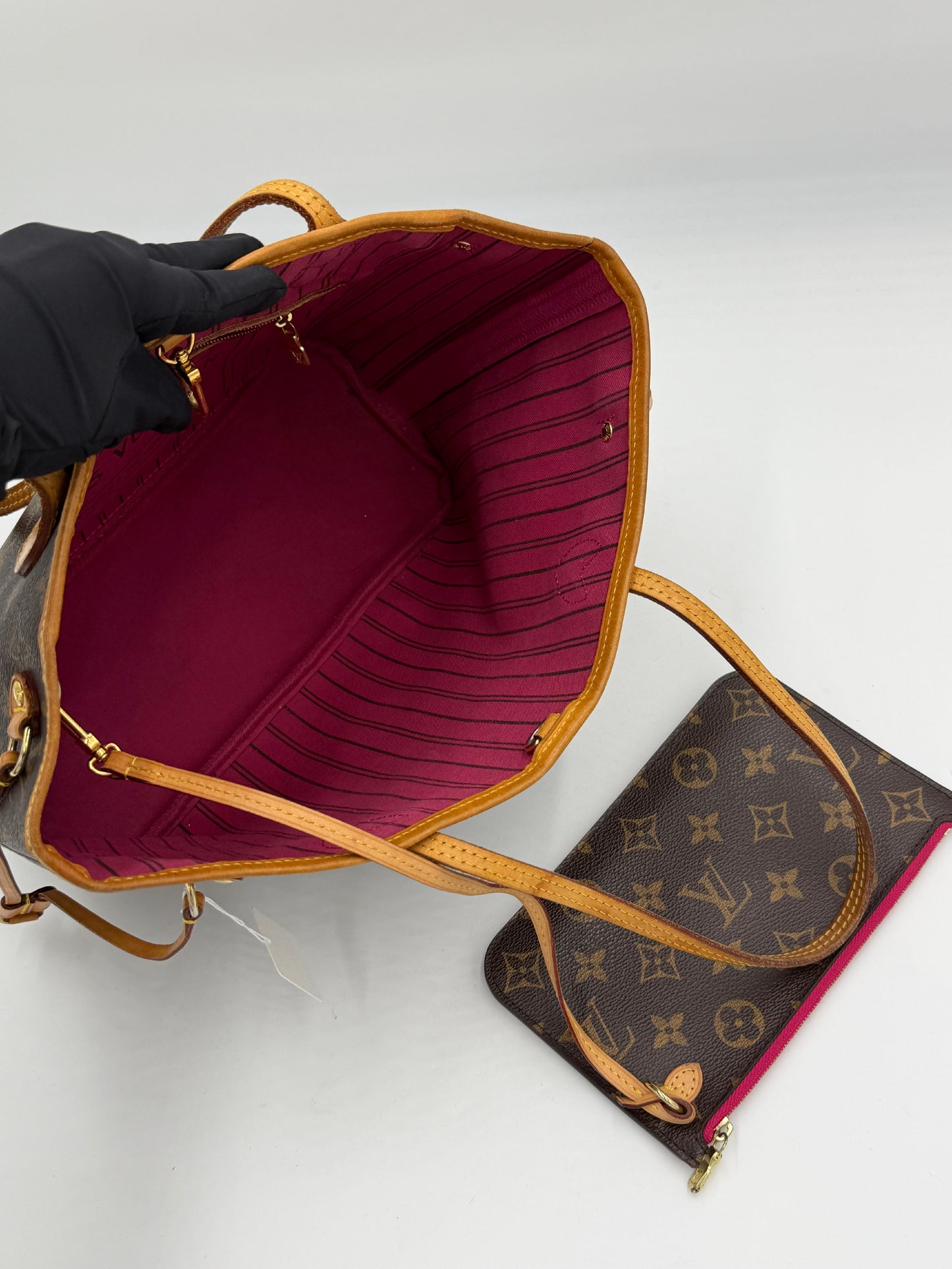 Louis Vuitton Neverfull w/ Pouch