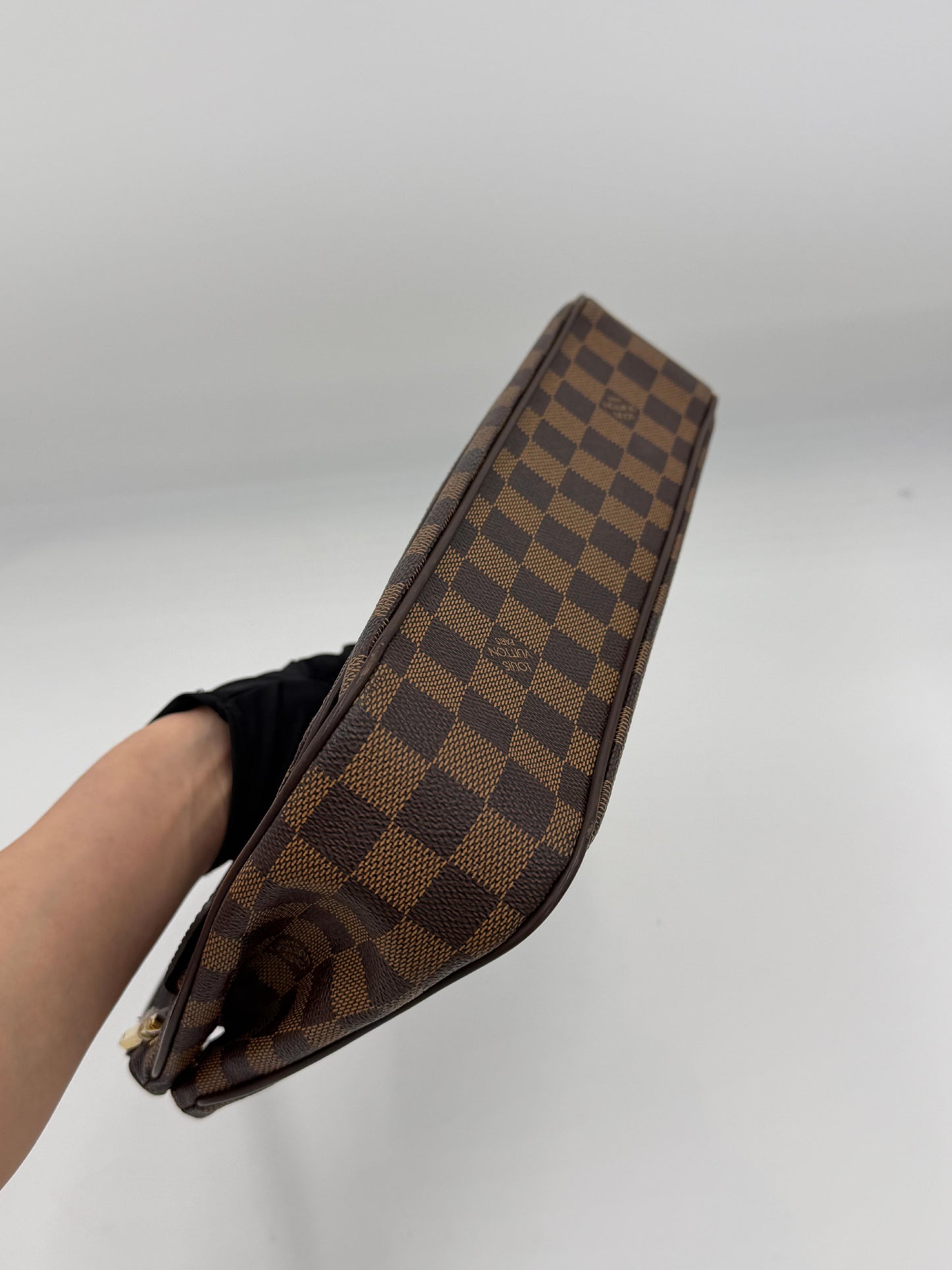 Louis Vuitton Aubagne Damier