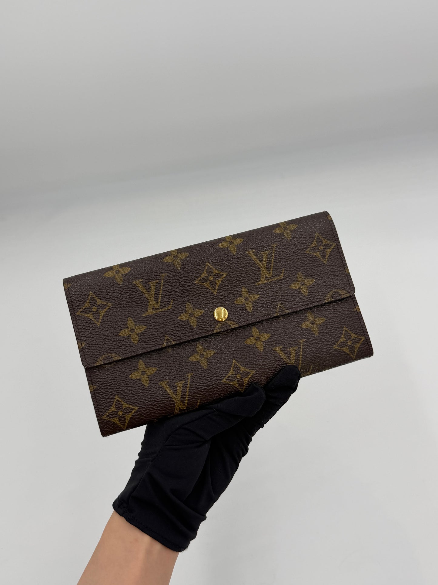 Louis Vuitton Monogram Sarah Wallet