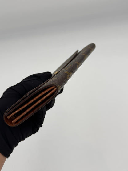 Louis Vuitton Monogram Sarah Wallet