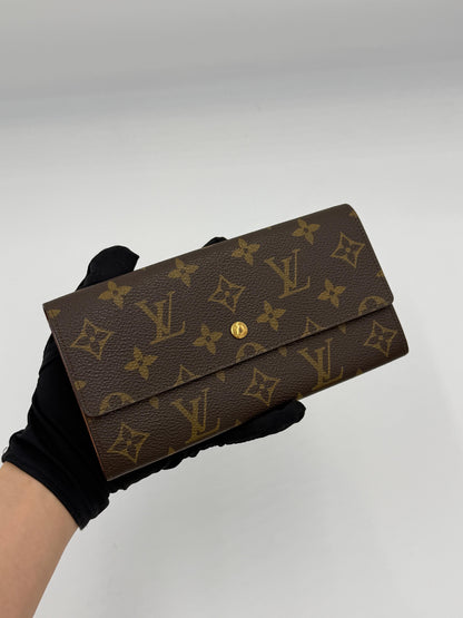 Louis Vuitton Monogram Sarah Wallet