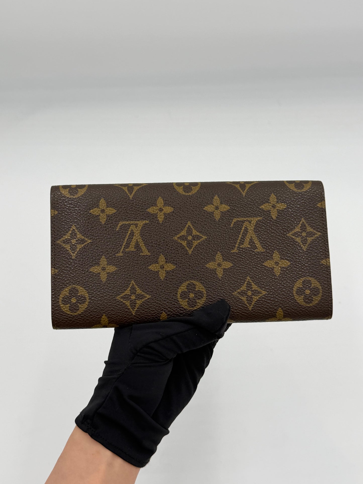 Louis Vuitton Monogram Sarah Wallet