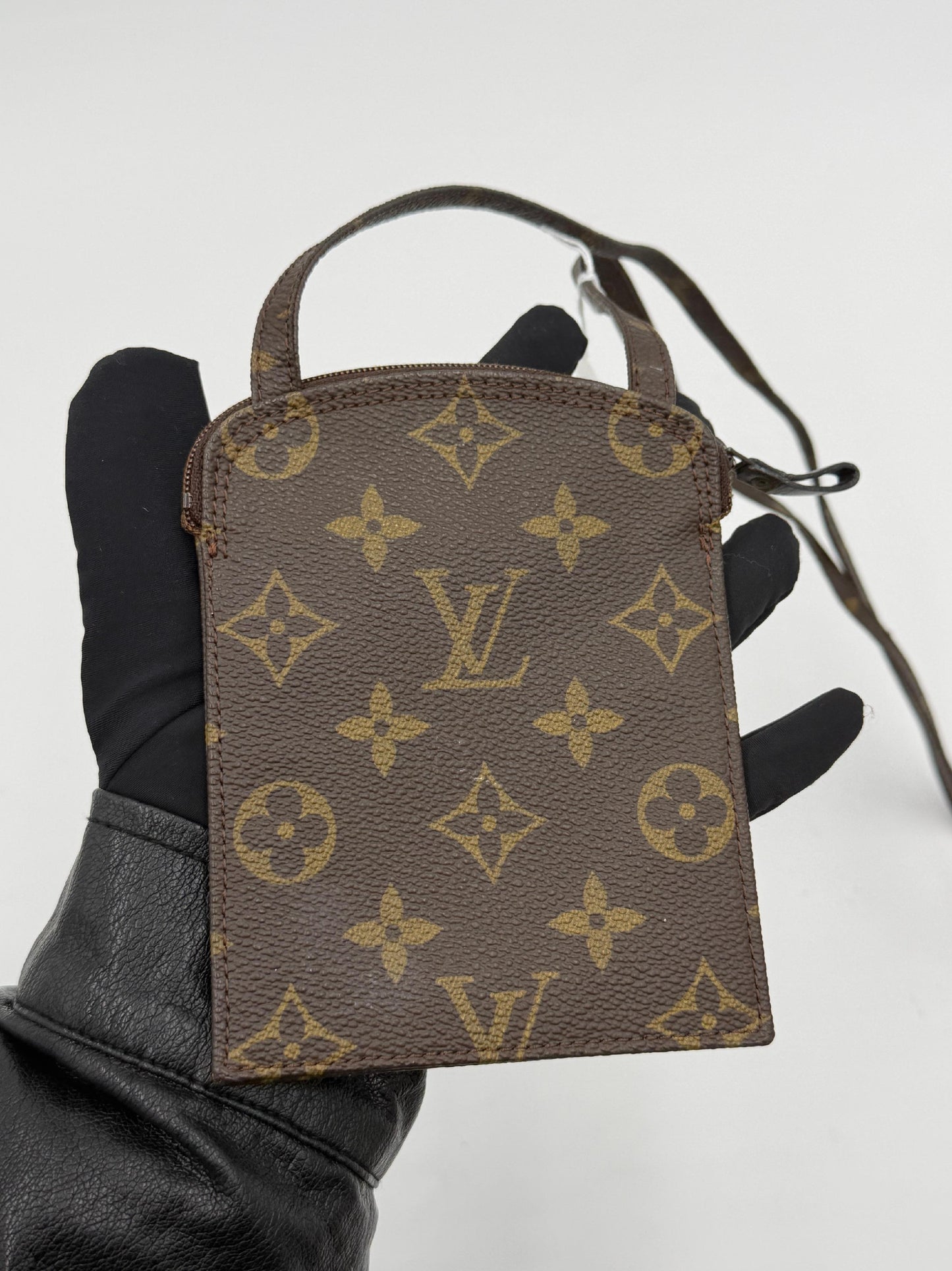 Louis Vuitton Pochette Secret