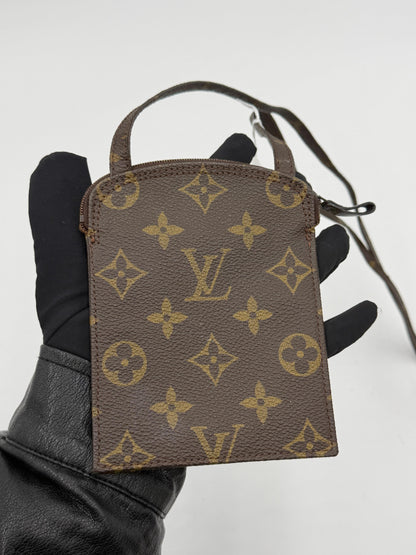 Louis Vuitton Pochette Secret