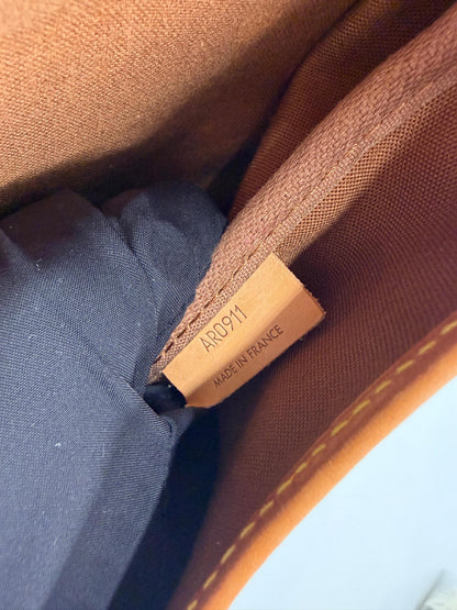 Louis Vuitton Monogram Saumur