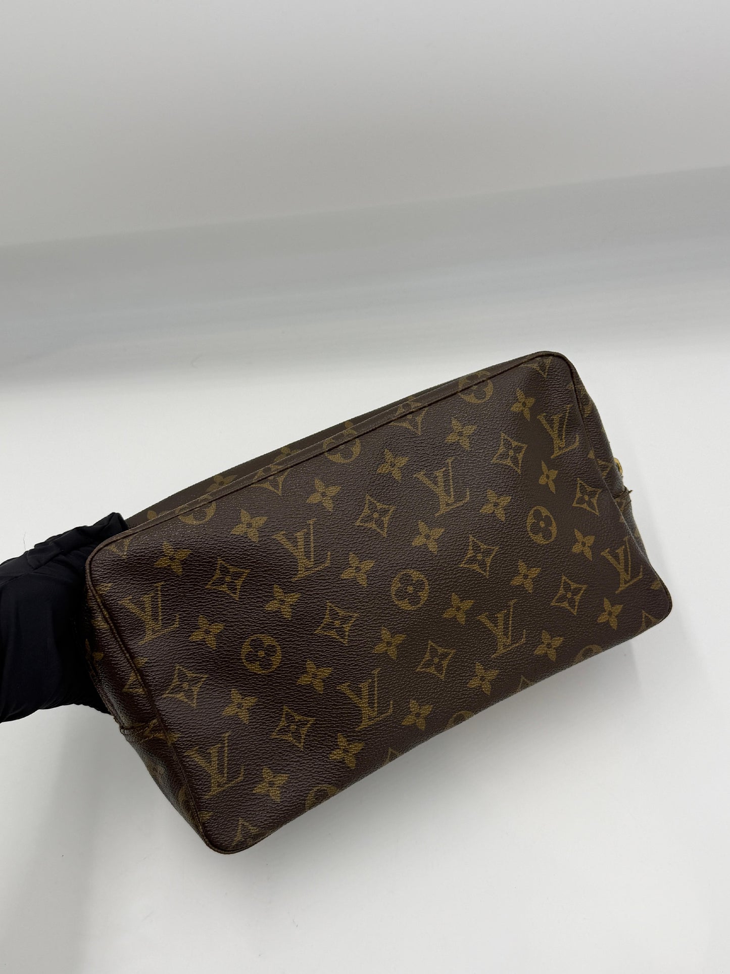 Louis Vuitton Trousse Toilette
